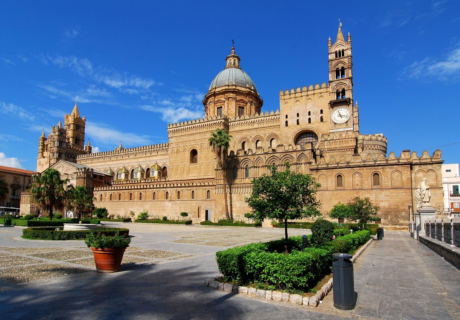 City to City Hop: 8 Exciting Things to See on a Transfer Tour of Sicily